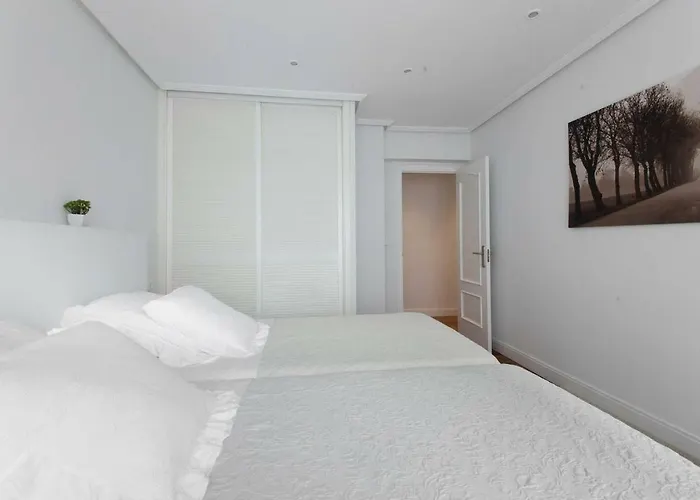 Ondarreta With Independent Entrance *